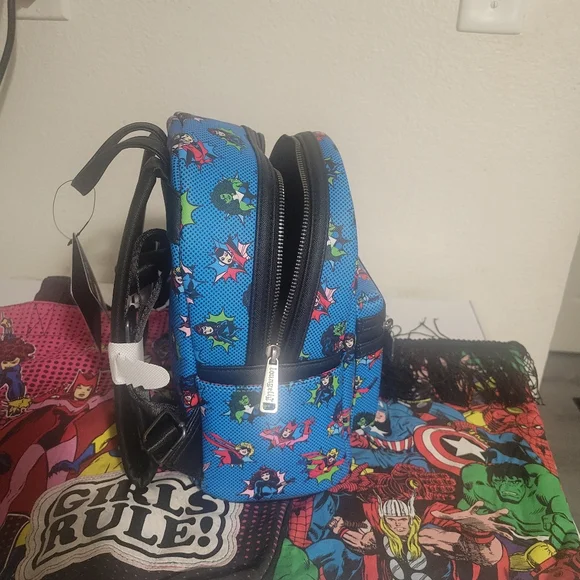 Loungefly Women Marvel - Picture 5 of 7